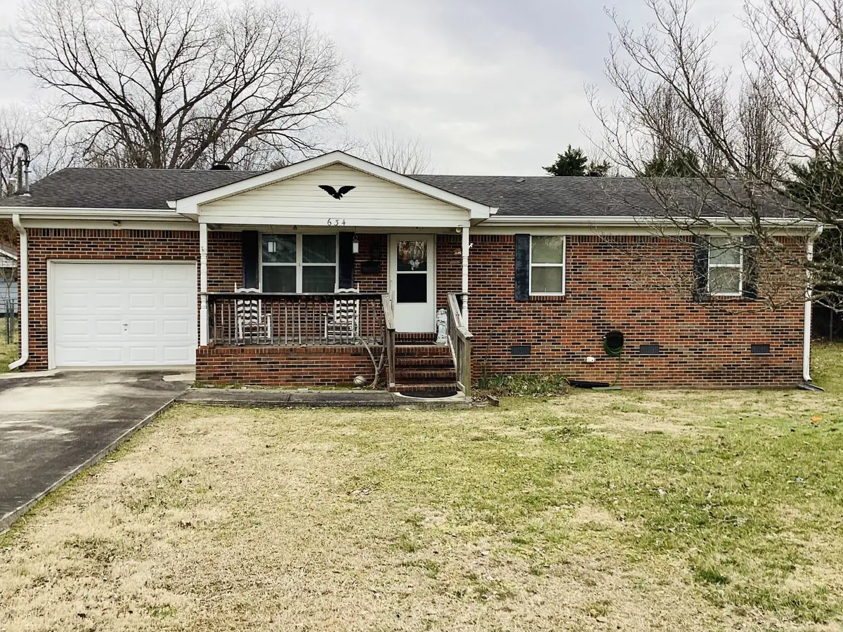 634 N Spring St, McMinnville, TN 37110 - #1