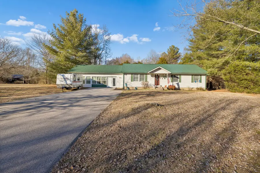 330 Deerfield Rd, Sparta, TN 38583 - #3