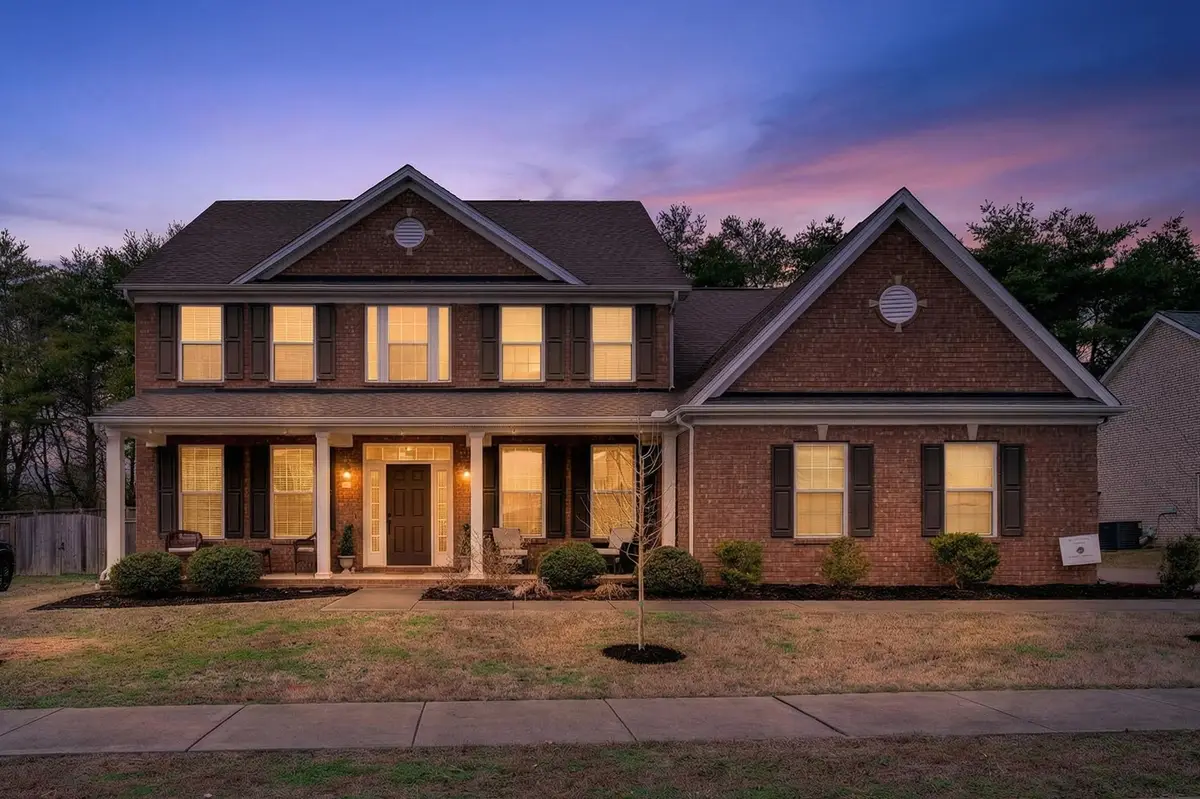 601 Goodman Dr, Gallatin, TN 37066 - #1