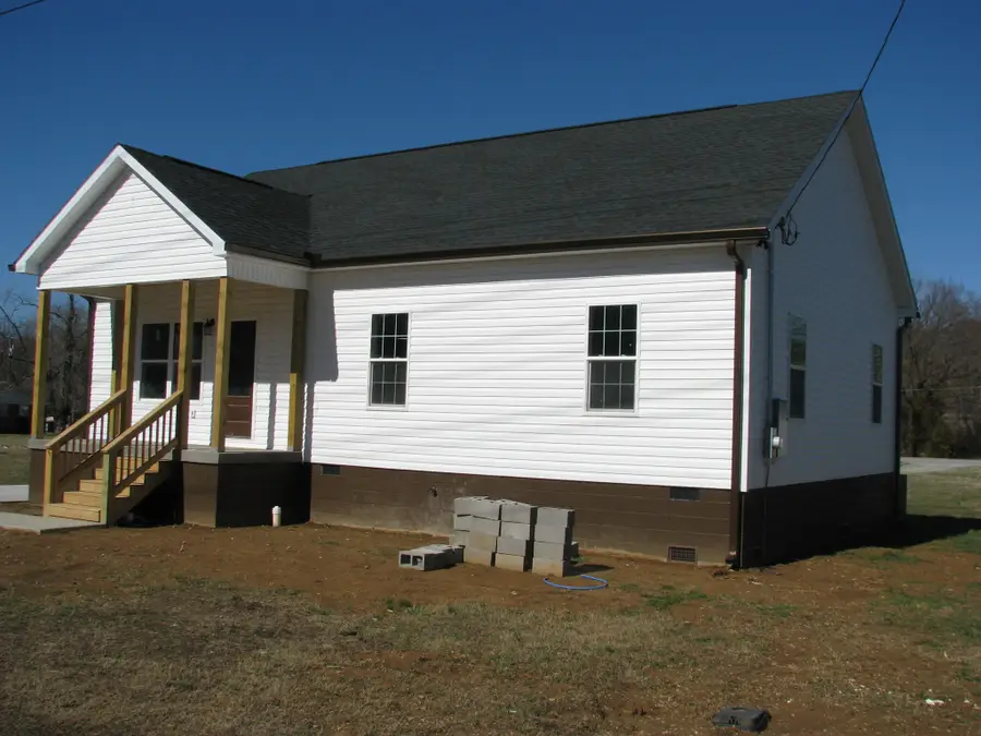 209 Armstrong St, Waverly, TN 37185 - #2