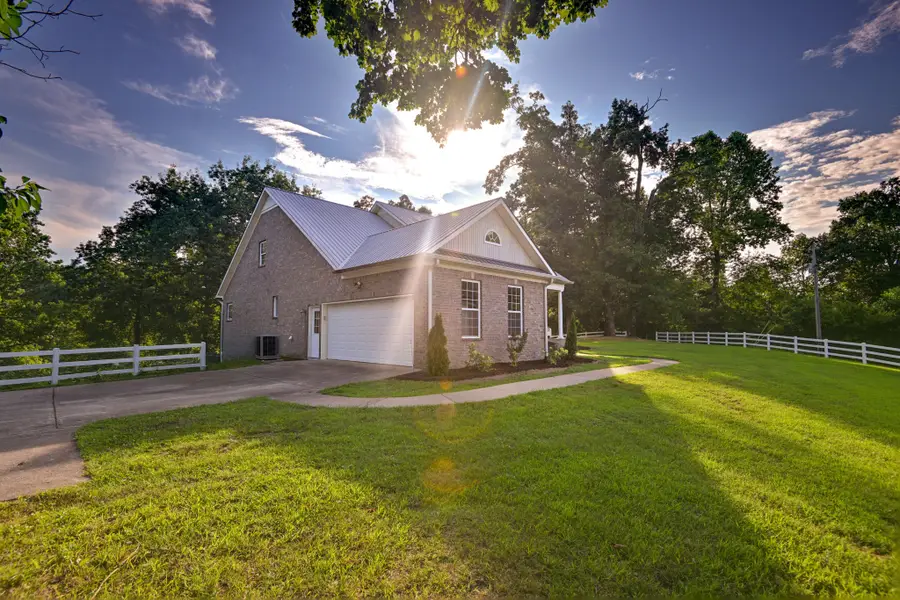 1425 Bartlett Hollow Rd, Petersburg, TN 37144 - #2