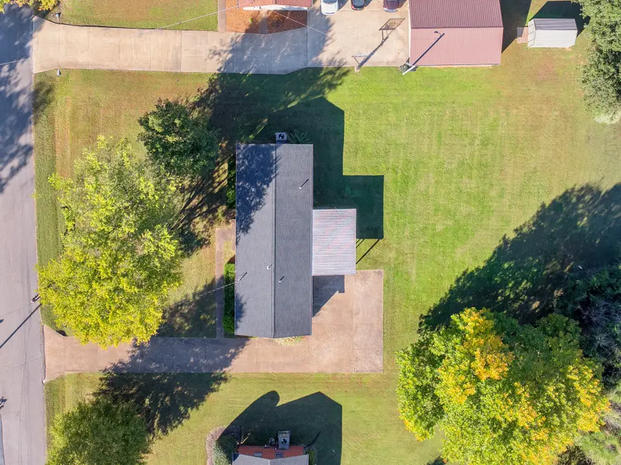 310 Benco Hills Dr, Camden, TN 38320 - #3