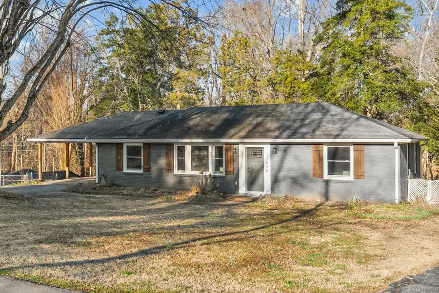 1690 Valley Rd, Clarksville, TN 37043 - #2