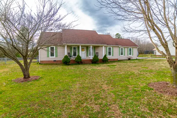 14 Long Meadow Dr, Fayetteville, TN 37334