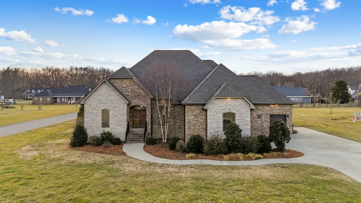 652 Hunters Landing Dr, Manchester, TN 37355 - #1