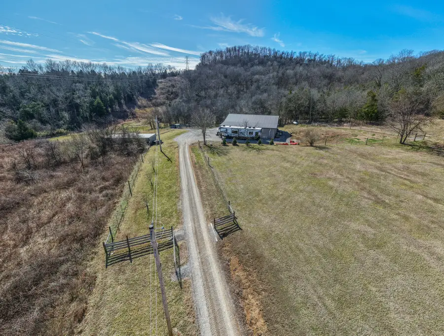 325 Freeman Ln, Hartsville, TN 37074 - #2
