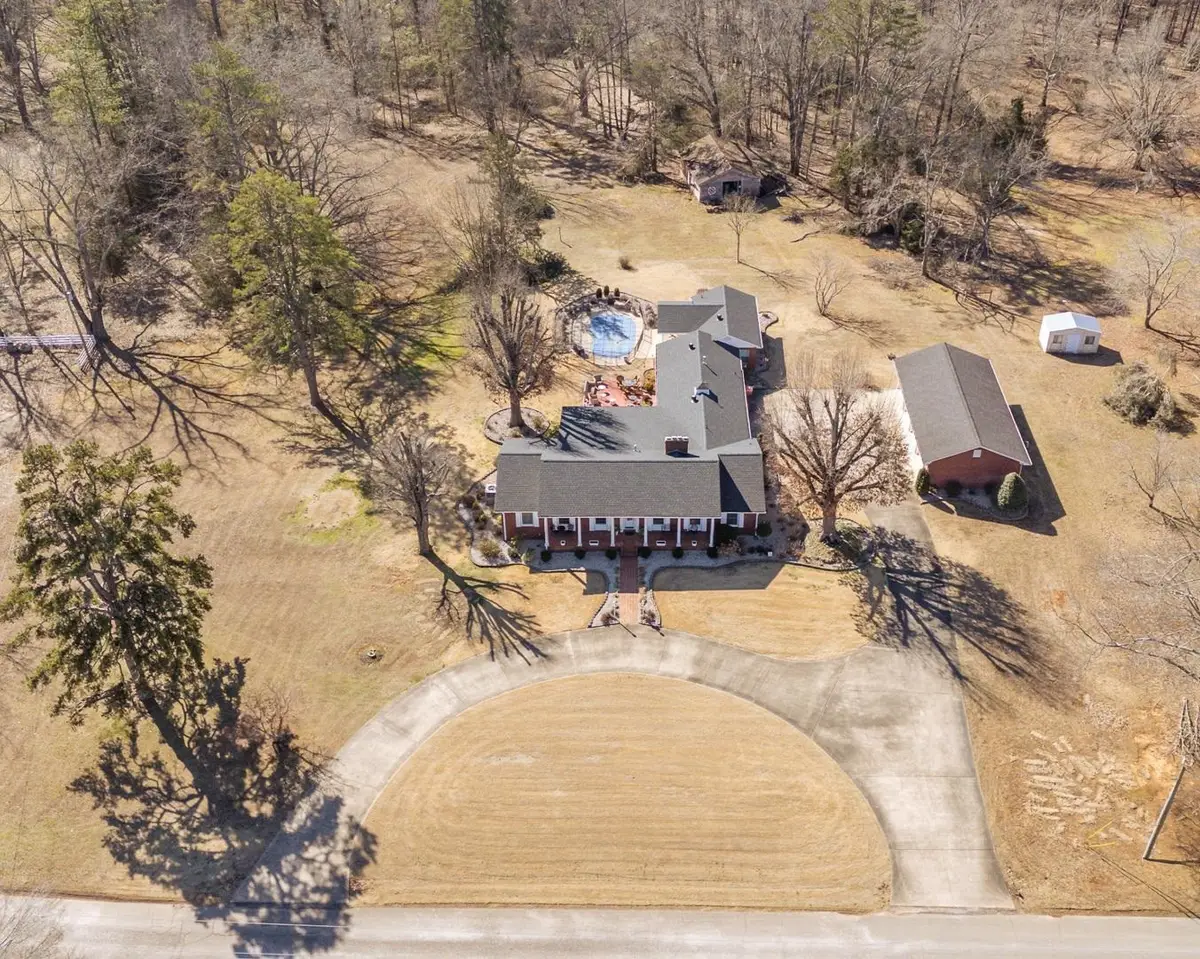 359 Cobblestone Dr, Savannah, TN 38372 - #1