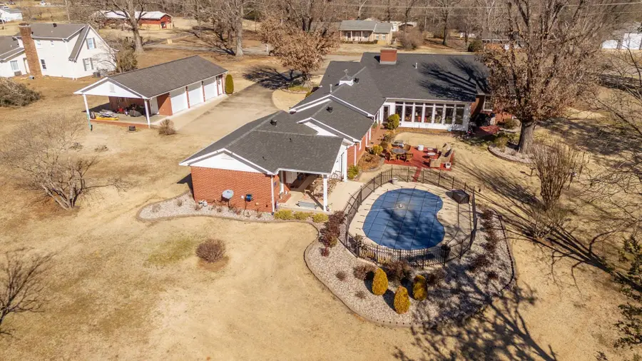 359 Cobblestone Dr, Savannah, TN 38372 - #3