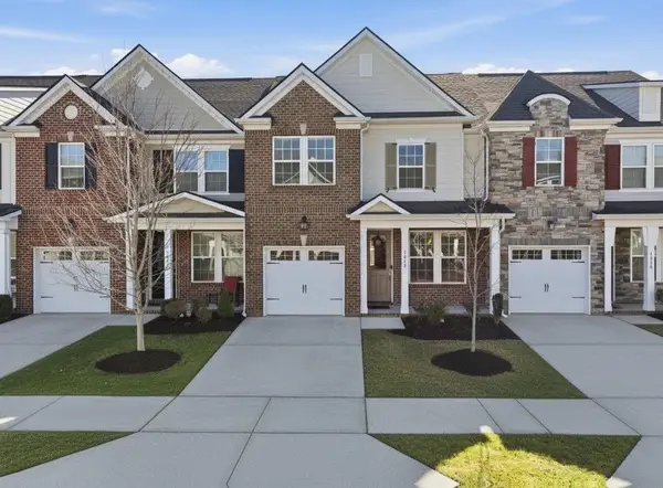 1040 Livingstone Ln, Mount Juliet, TN 37122