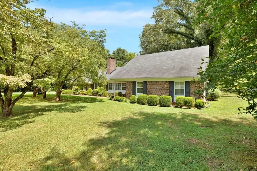 905 S Jefferson St, Winchester, TN 37398 - #3