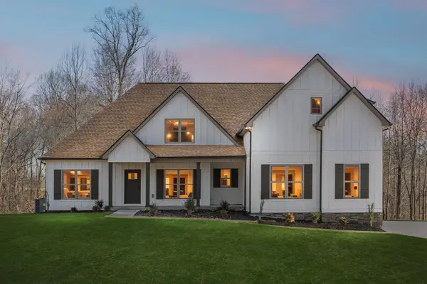 1183 Hangar Dr, Springfield, TN 37172