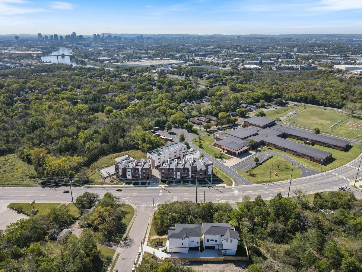 423 Monticello St, Nashville, TN 37207 - #1