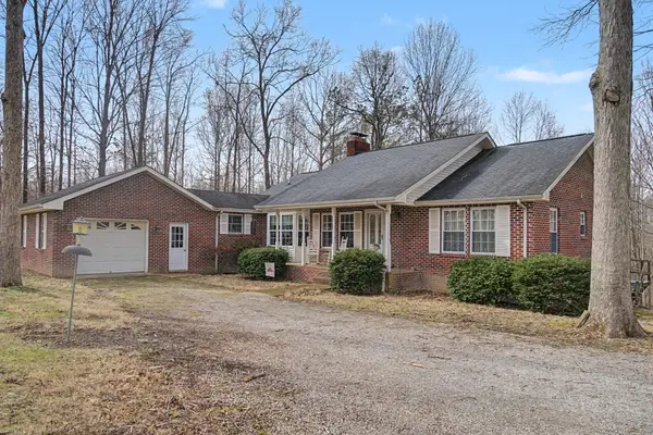 3718 Oak Grove Rd, Red Boiling Springs, TN 37150