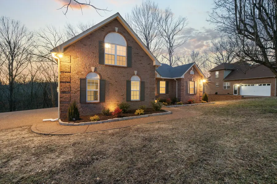 828 W Nocturne Dr, Nashville, TN 37207 - #2