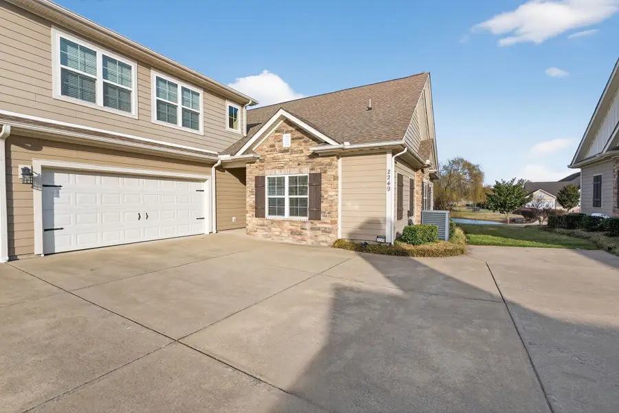 2249 Stonecenter Ln, Murfreesboro, TN 37128 - #2