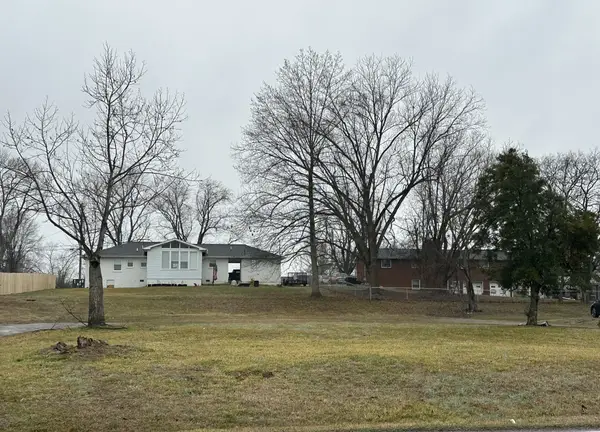 206 Anderson Ln, Hendersonville, TN 37075