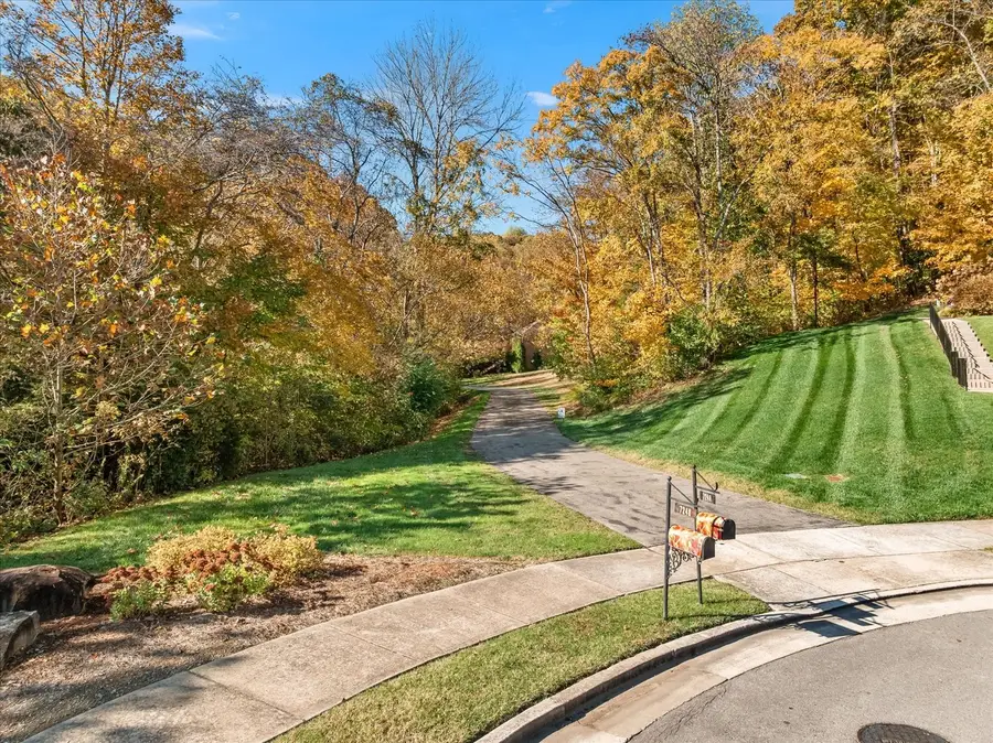 7244 Natchez Pointe Dr, Nashville, TN 37221 - #3