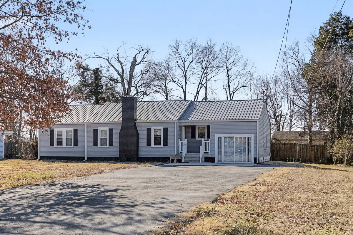 302 Hickory Dr, Shelbyville, TN 37160 - #1