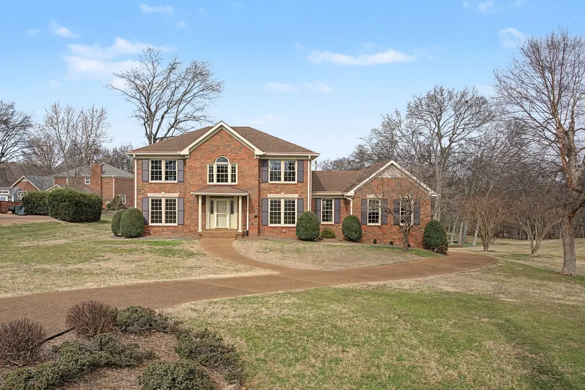 658 Cumberland Hills Dr, Hendersonville, TN 37075 - #1