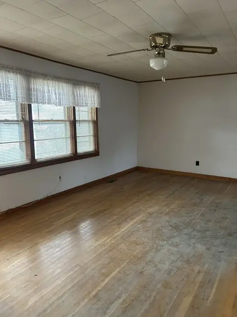 604 2nd Ave, Lawrenceburg, TN 38464 - #3