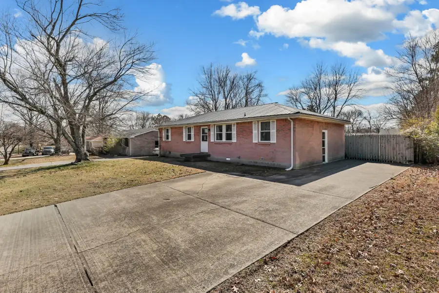 734 Lafayette Rd, Clarksville, TN 37042 - #2