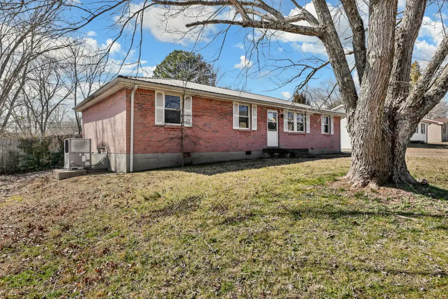 734 Lafayette Rd, Clarksville, TN 37042 - #3