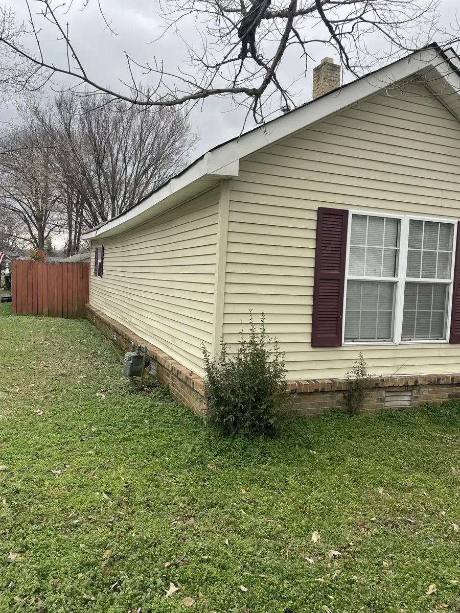 902 Harrell Ave, Dyersburg, TN 38024 - #2