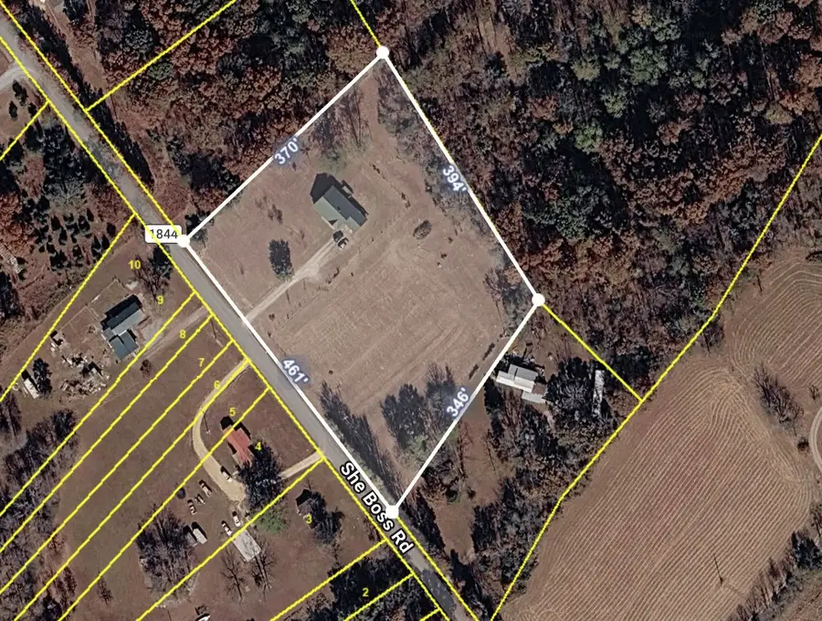 2813 She Boss Rd, Duck River, TN 38454 - #2