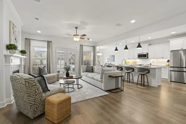 2431 Stonecenter Ln, Murfreesboro, TN 37128