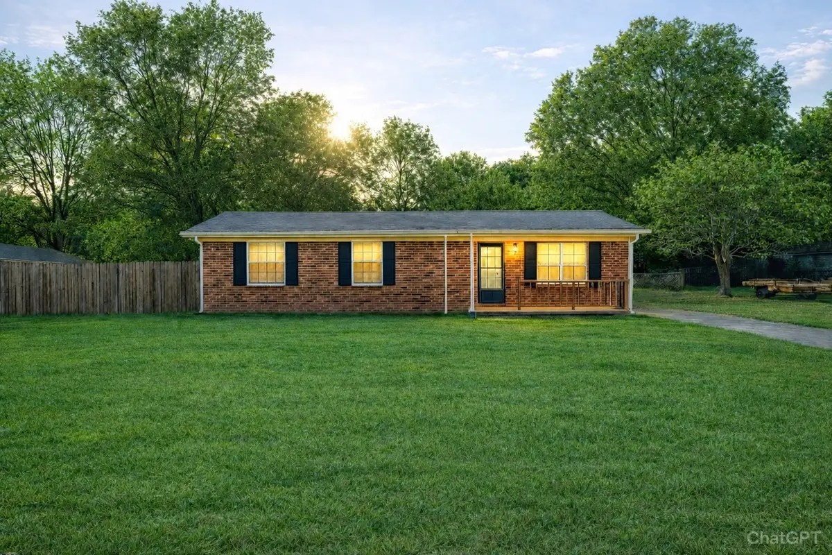 554 Roselawn Dr, Clarksville, TN 37042 - #1