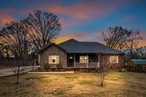 100 Mockingbird Ln, Hartsville, TN 37074