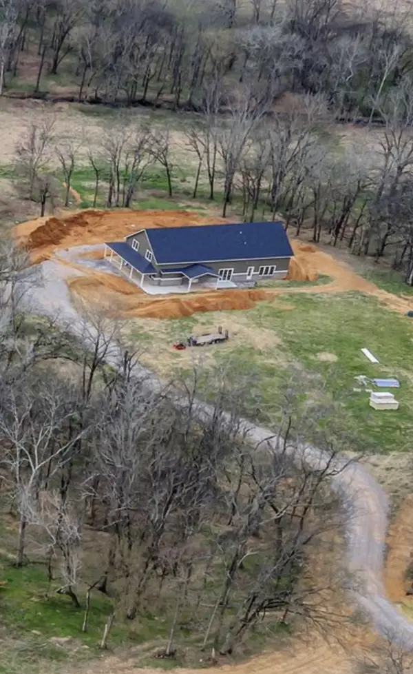 2372 Darks Mill Rd, Columbia, TN 38401