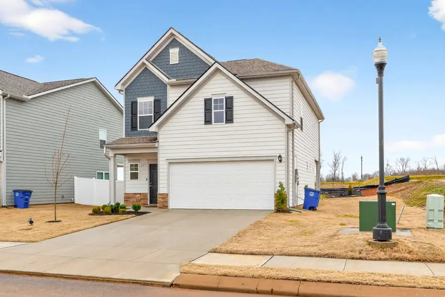 225 Hillview Ave, Shelbyville, TN 37160 - #3