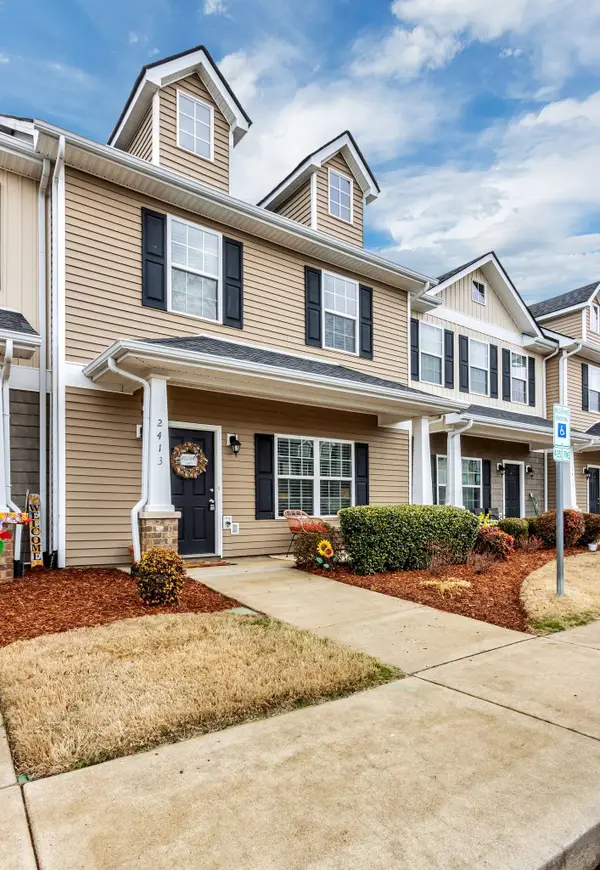 2413 New Holland Cir, Murfreesboro, TN 37128