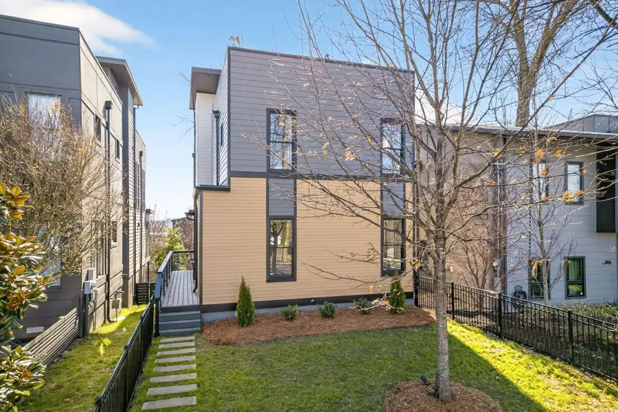 1108A Glenview Dr, Nashville, TN 37206 - #2