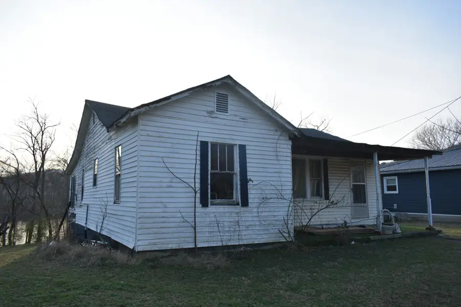 818 Upper Ferry Rd, Carthage, TN 37030 - #2