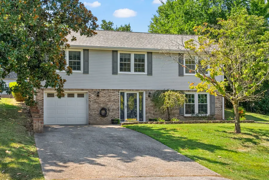 306 Grassland Dr, Clarksville, TN 37043 - #2