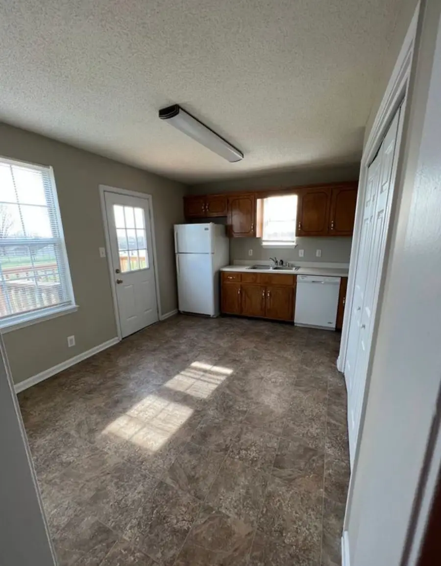 928 Van Buren Ave, Oak Grove, KY 42262 - #3