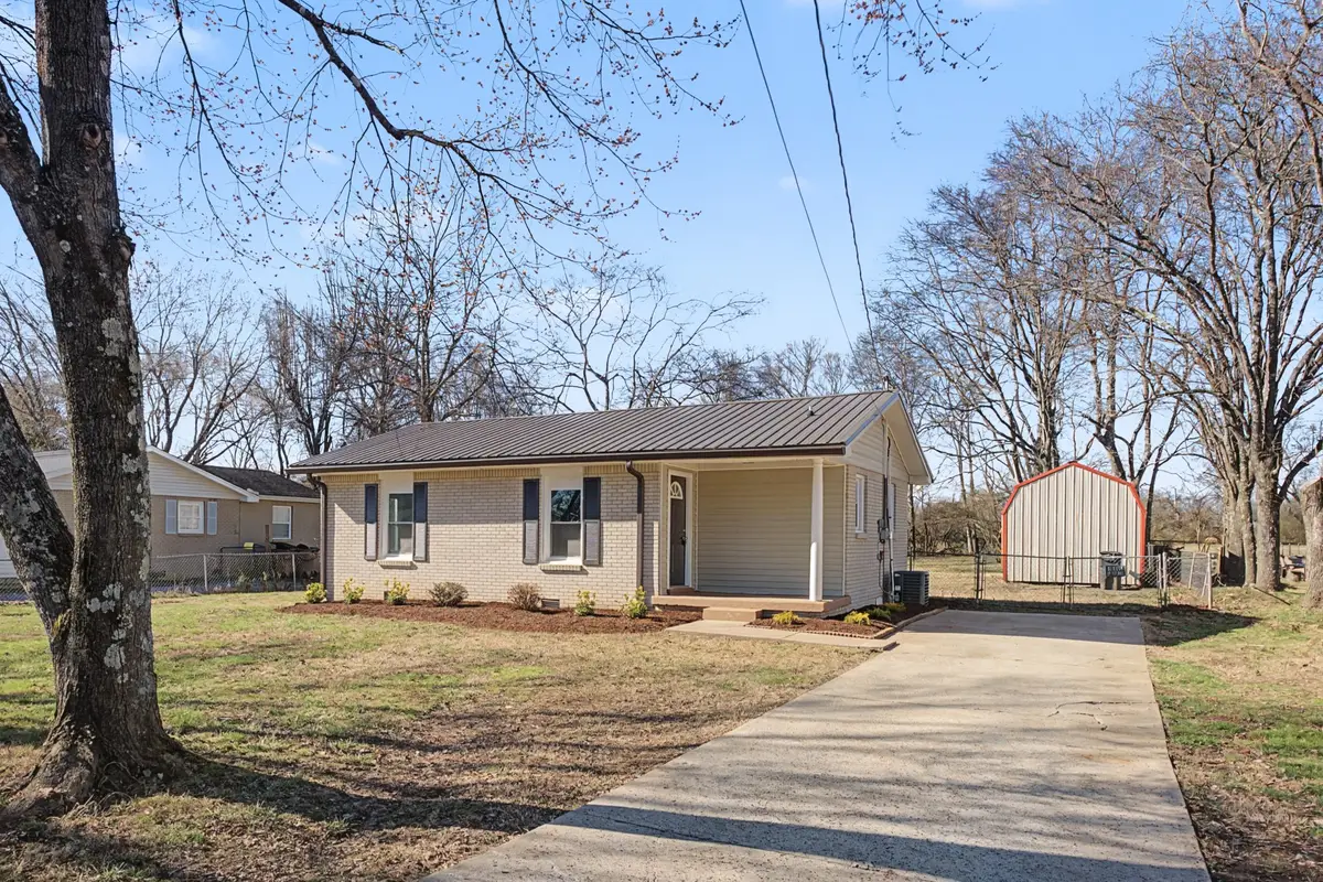 110 Green Meadow Dr, Gallatin, TN 37066 - #1