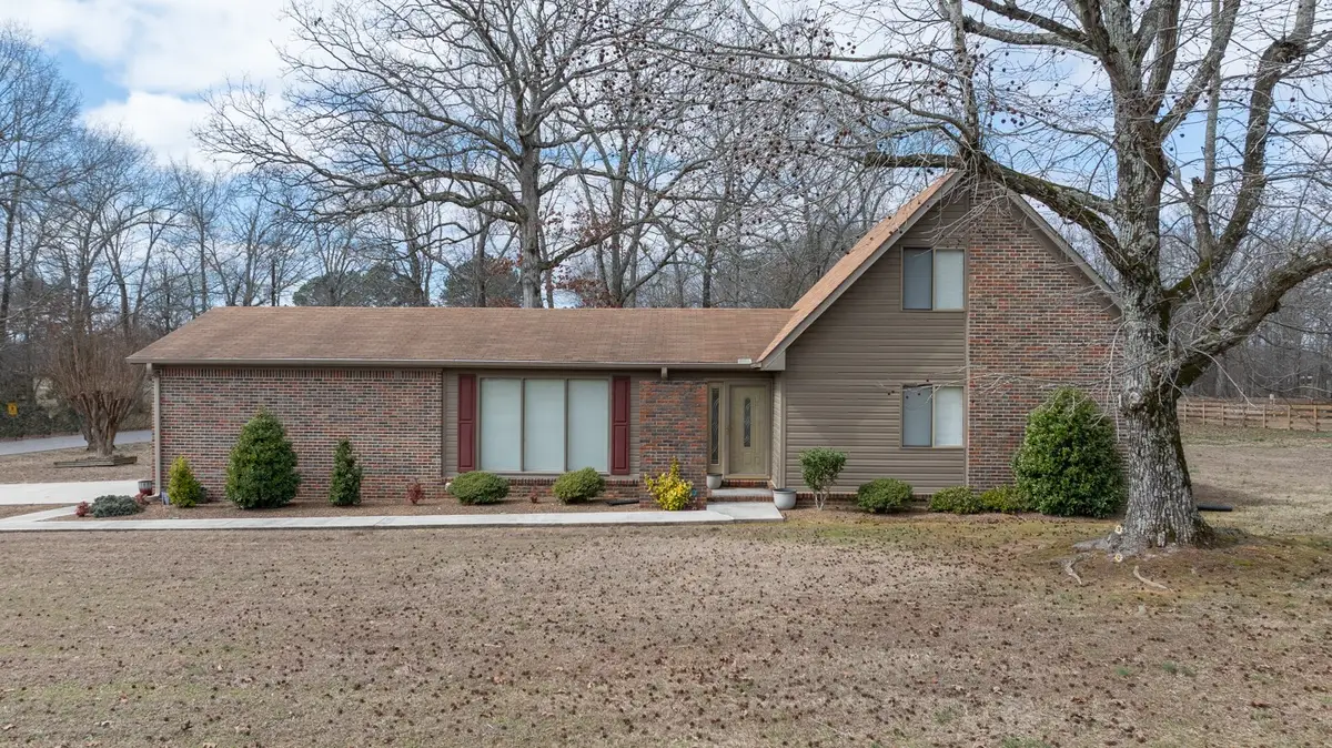 1002 N Beech Dr, Fayetteville, TN 37334 - #1