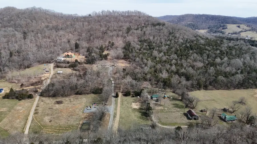 4020 Carter Branch Rd, Hartsville, TN 37074 - #3