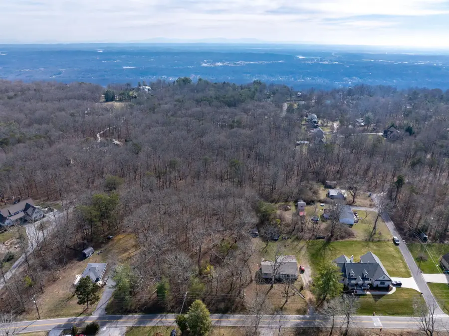 3412 Wilson Avenue, Signal Mountain, TN 37377 - #2