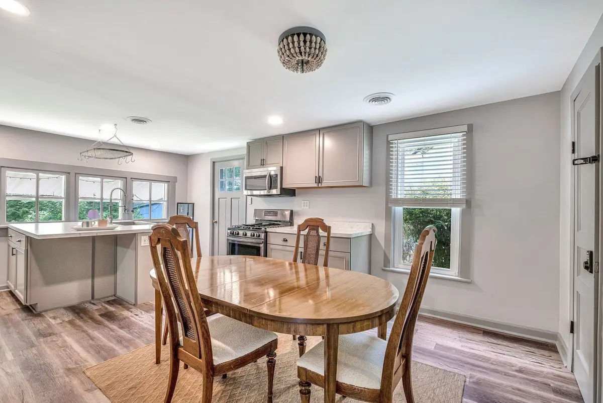 409 S 11th St, Clarksville, TN 37040 - #1