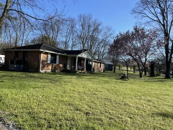 456 Ewing Ln, Nashville, TN 37207