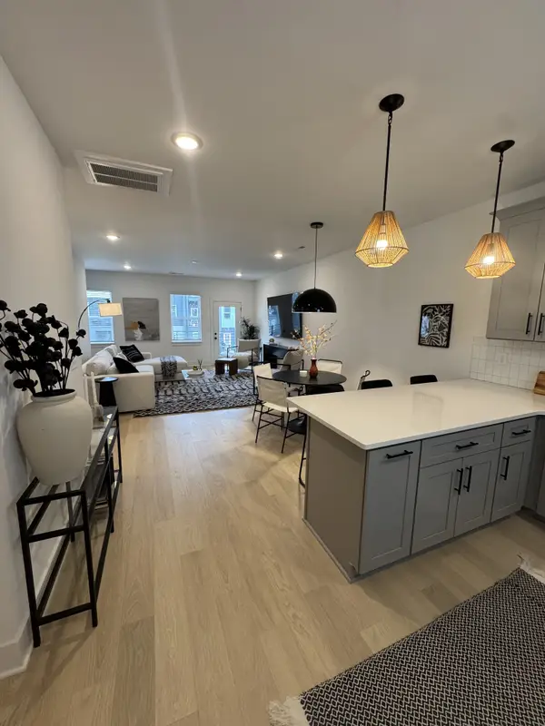 550 Markham St #33, Nashville, TN 37214