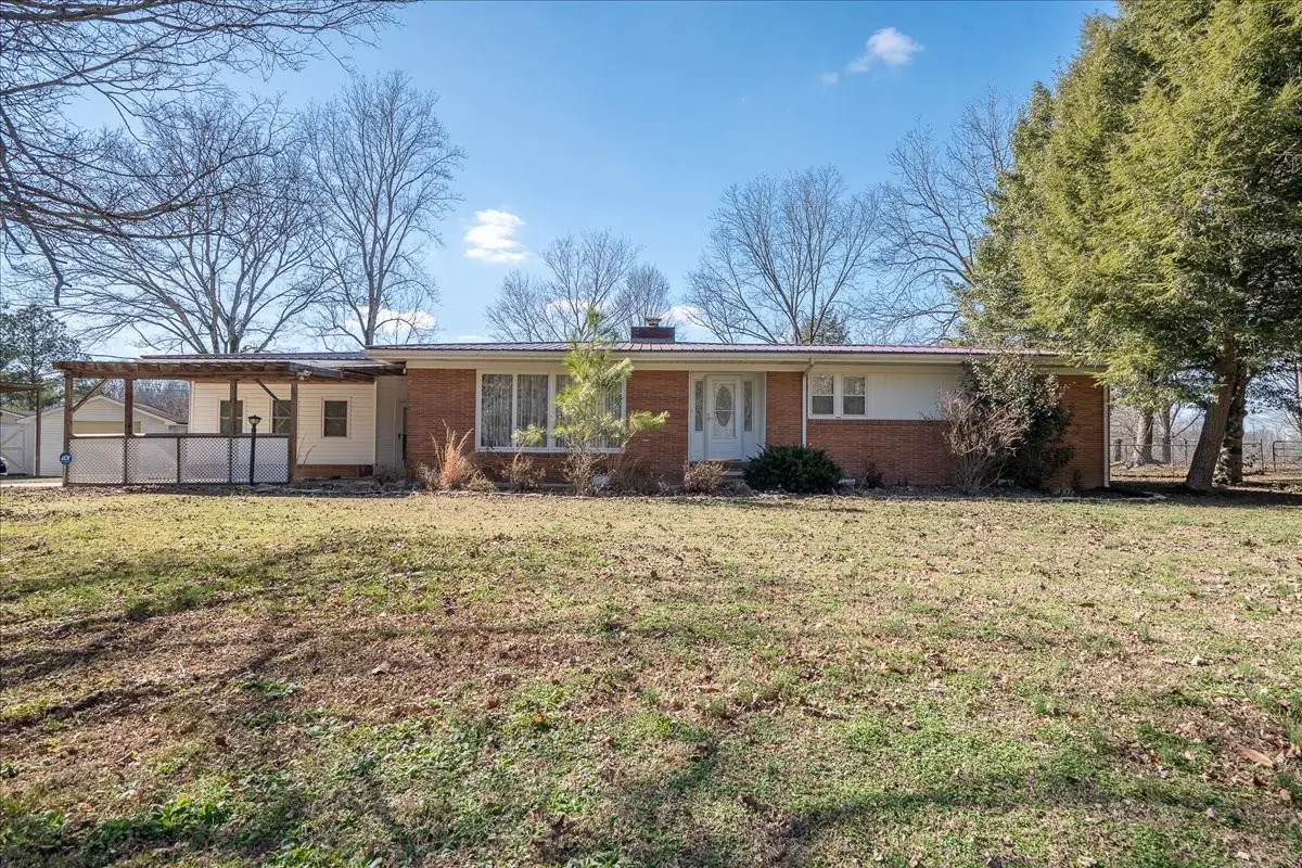 1525 Old Florence Rd, Lawrenceburg, TN 38464 - #1