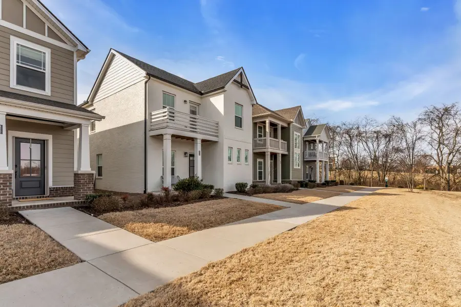 426 Kinnard Dr, Hendersonville, TN 37075 - #2