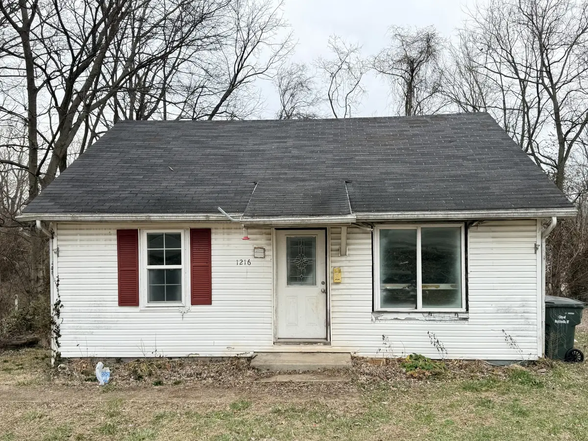 1216 E 7th St, Hopkinsville, KY 42240 - #1