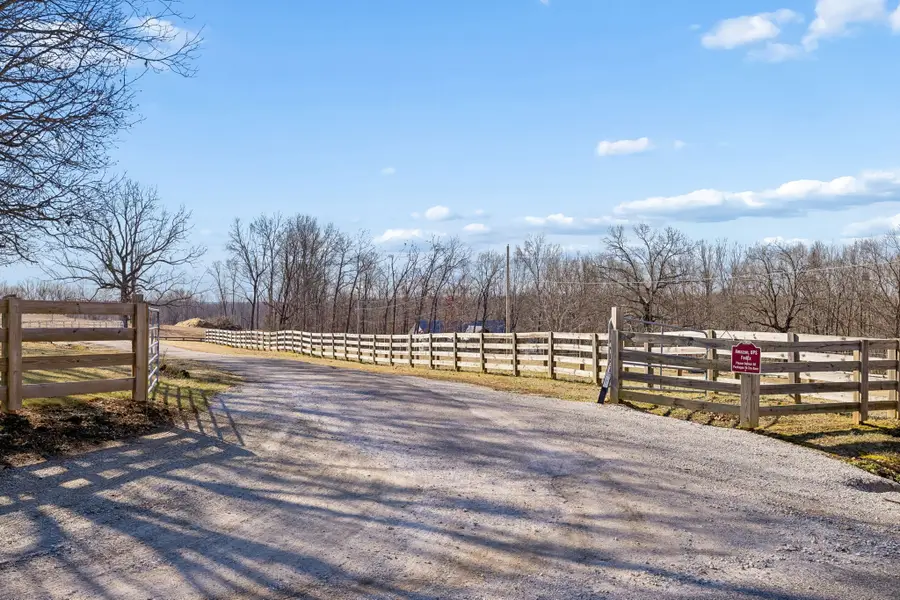 155 W Piney Rd, Dickson, TN 37055 - #2