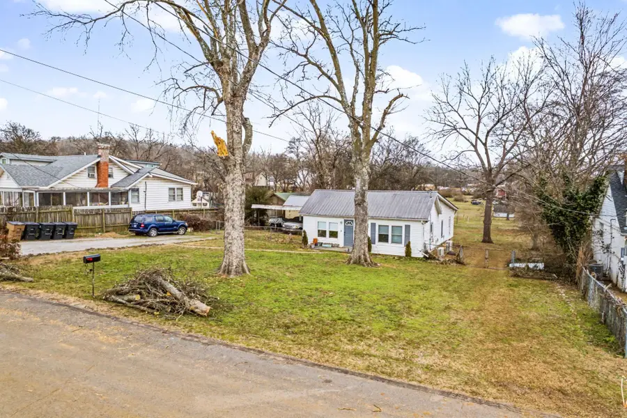 737 Saunders Ct, Nashville, TN 37216 - #2